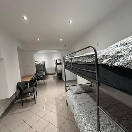 Golebia Hostel Poznan Bagian luar foto