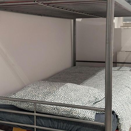 Golebia Hostel Poznan Bagian luar foto