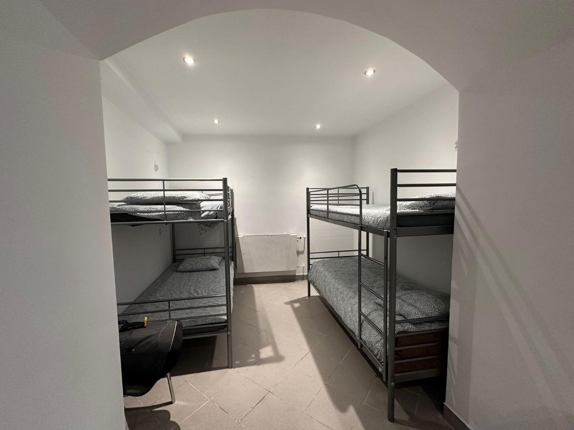 Golebia Hostel Poznan Bagian luar foto